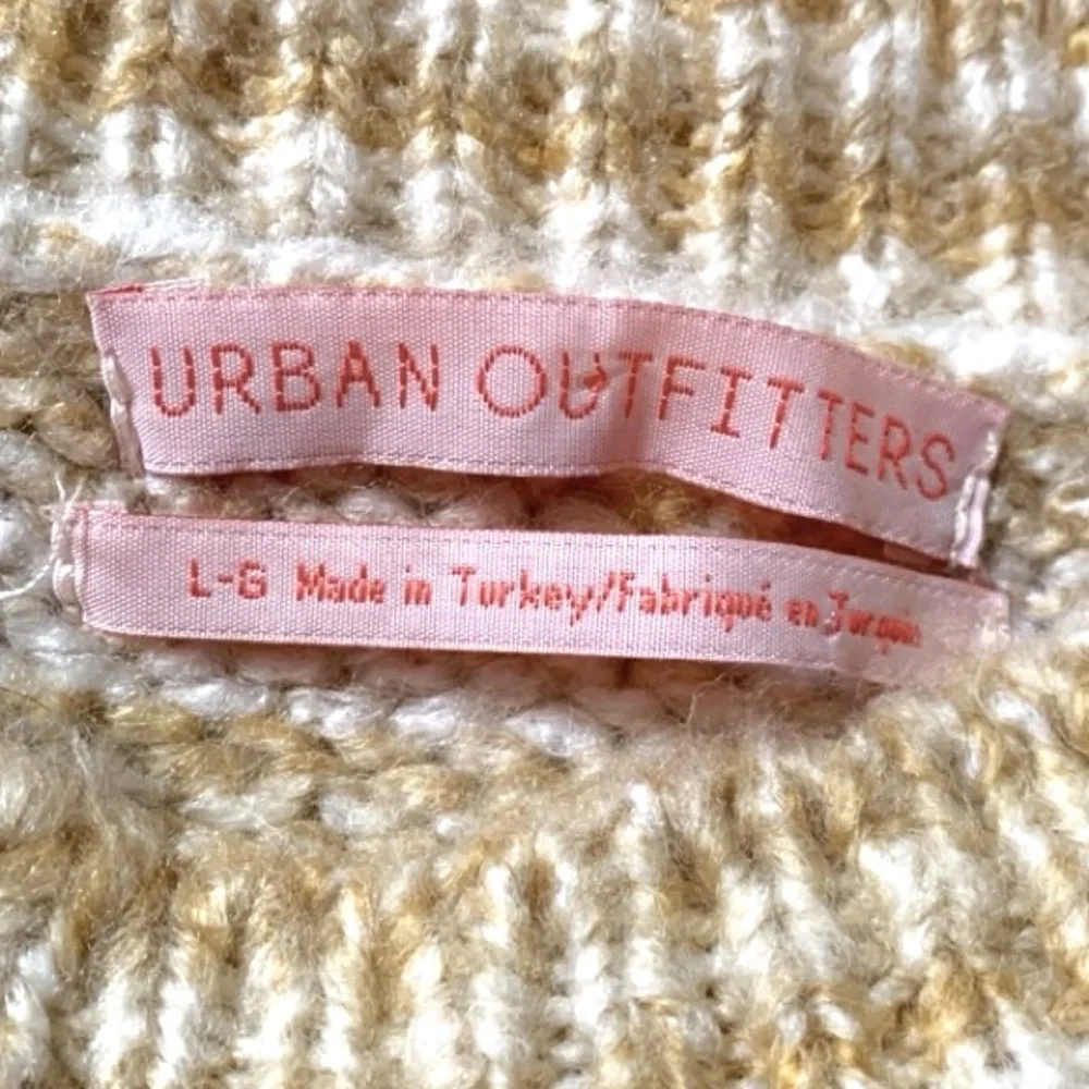 URBAN OUTFITTERS Cozy Cropped Bubble Sleeve Oversized Sweater sz L - Picture 8 of 8